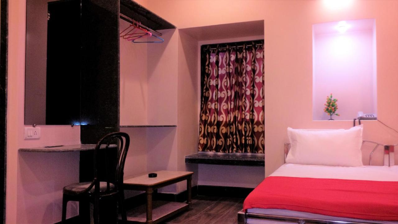 Hotel Blue Bird Colaba Mandve Exterior foto