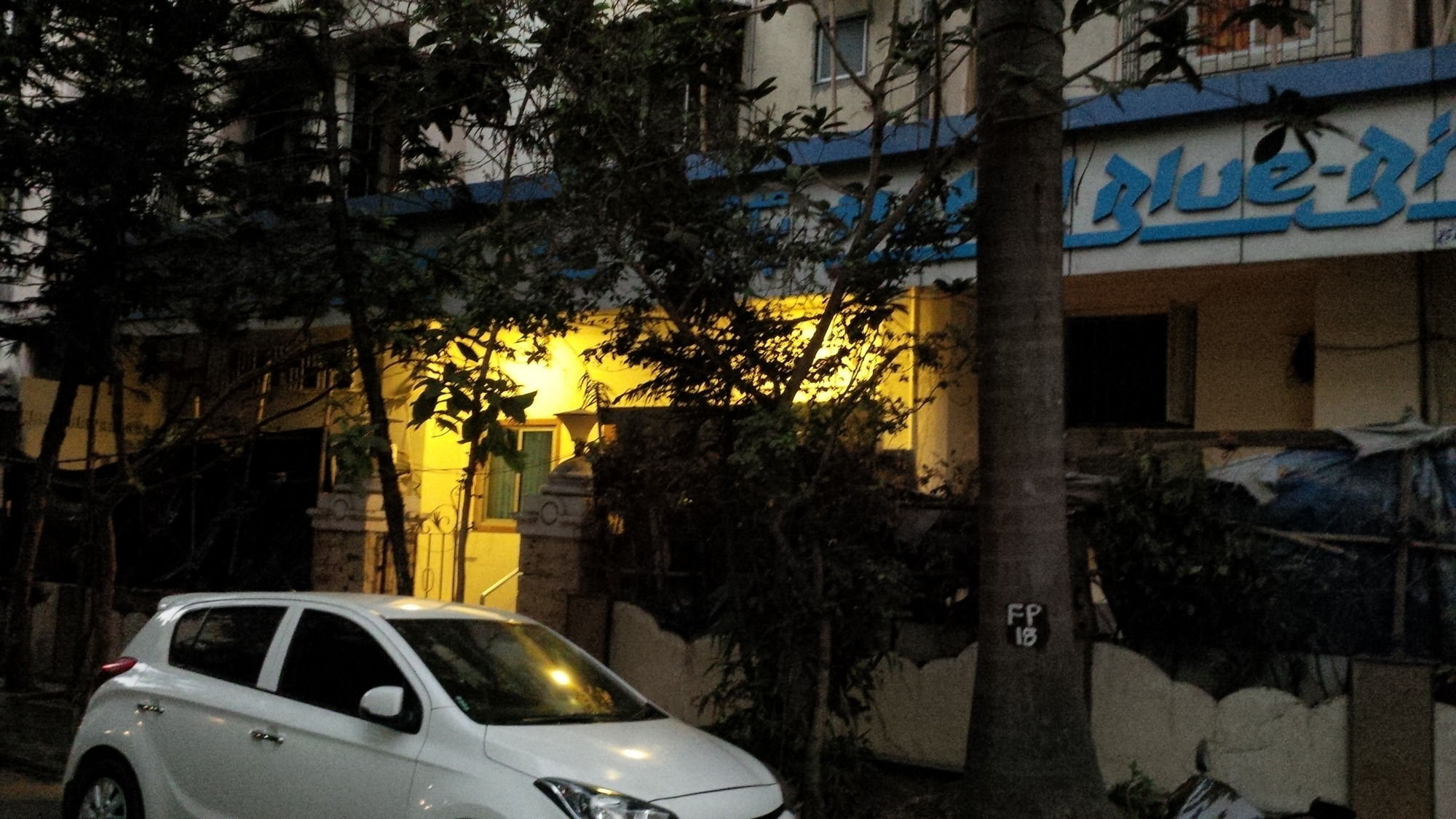 Hotel Blue Bird Colaba Mandve Exterior foto